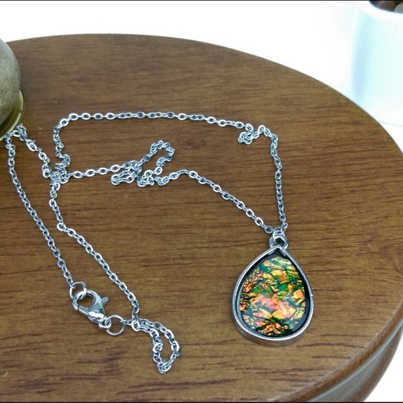 🔥🆕 Faux Opal Charm Silver-tone Chain Necklace - Picture 3 of 4